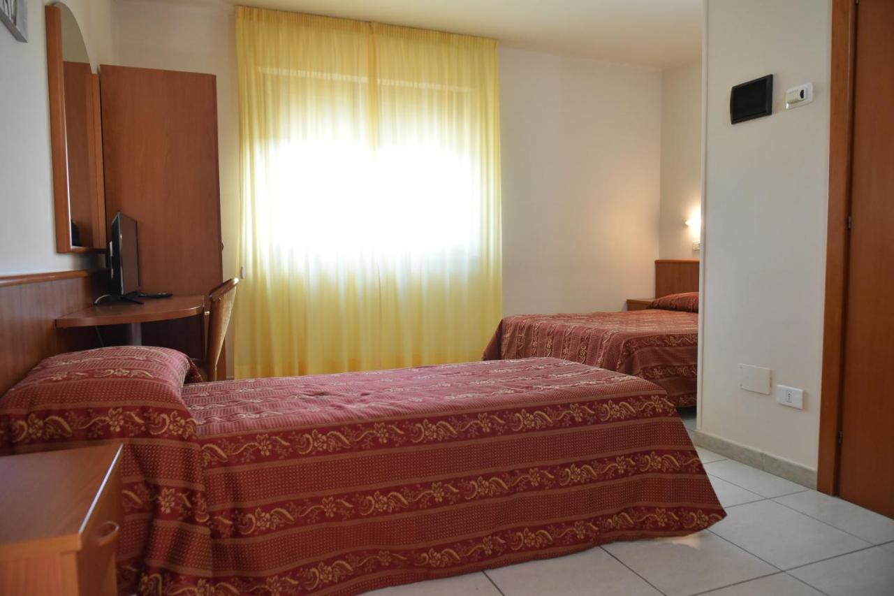 Hotel E Appartamenti La Solaria San Giovanni Rotondo Bagian luar foto