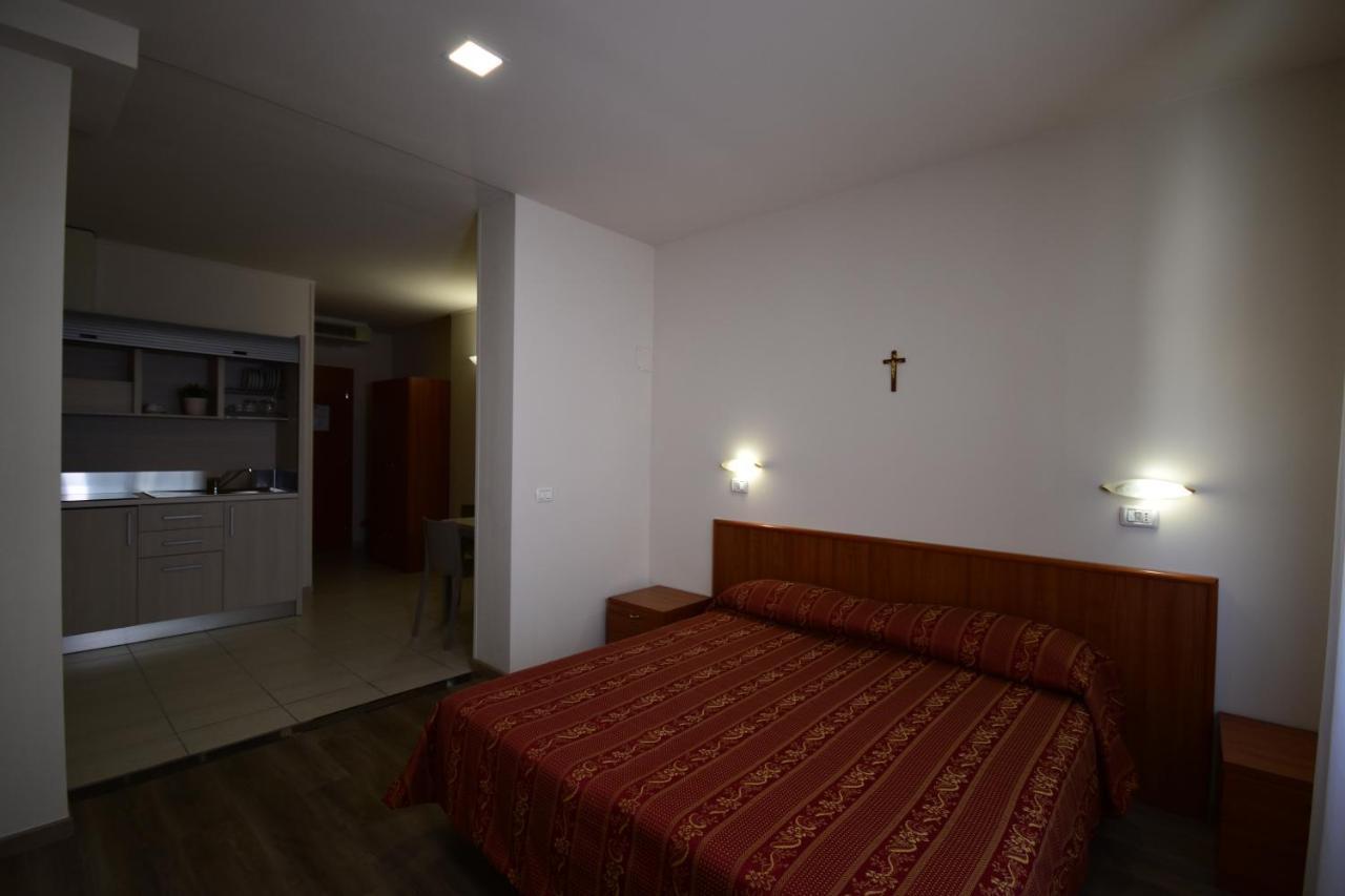 Hotel E Appartamenti La Solaria San Giovanni Rotondo Bagian luar foto