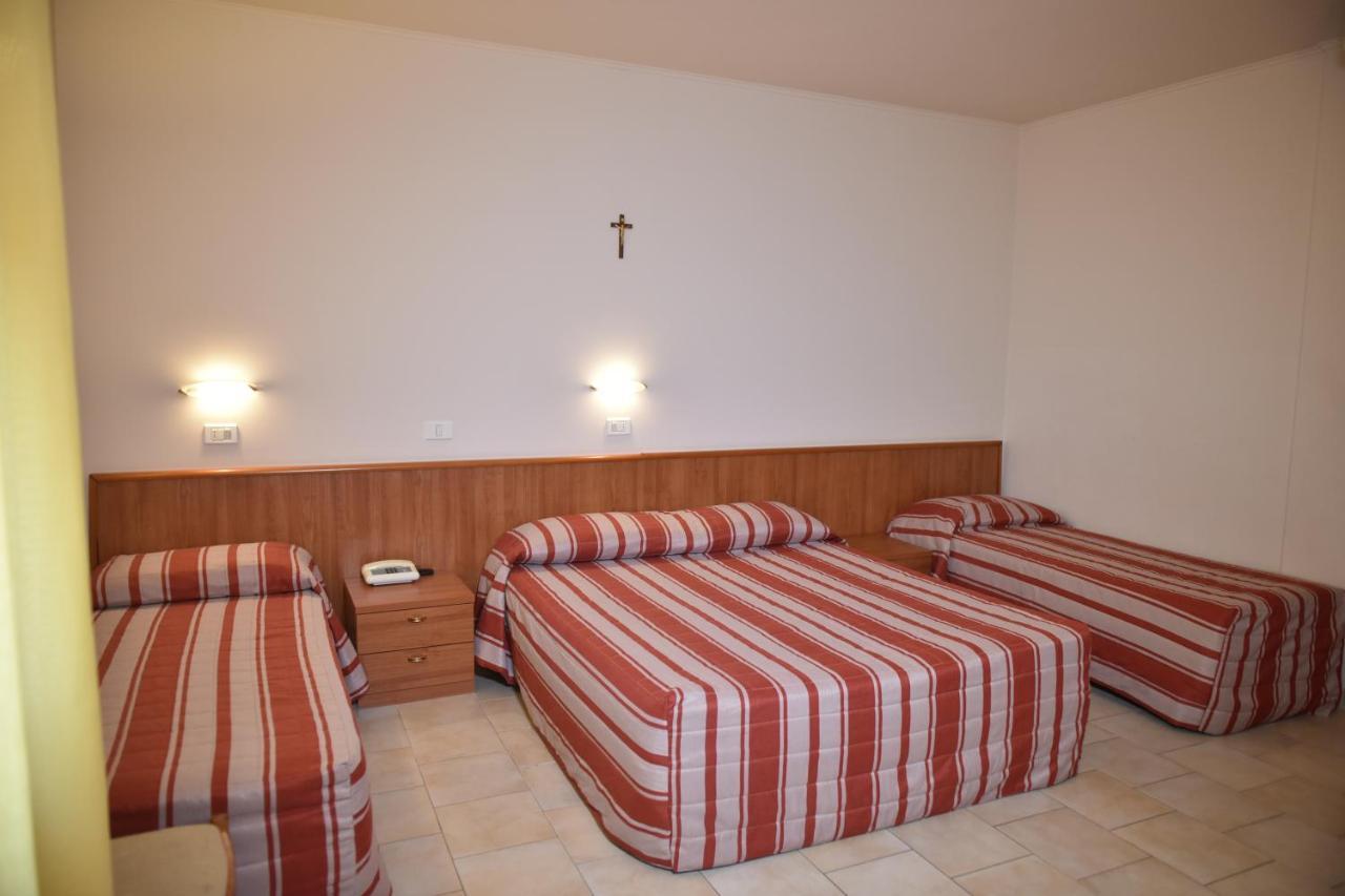 Hotel E Appartamenti La Solaria San Giovanni Rotondo Bagian luar foto
