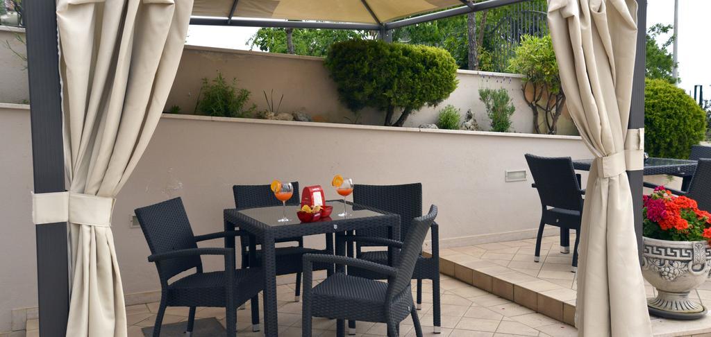 Hotel E Appartamenti La Solaria San Giovanni Rotondo Bagian luar foto