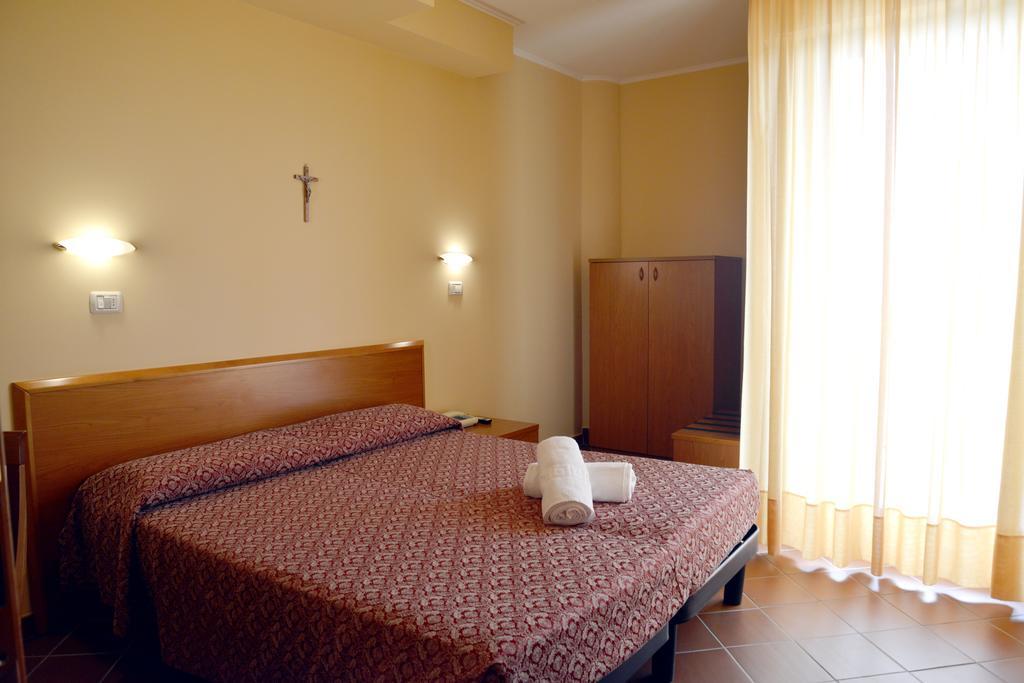 Hotel E Appartamenti La Solaria San Giovanni Rotondo Bagian luar foto