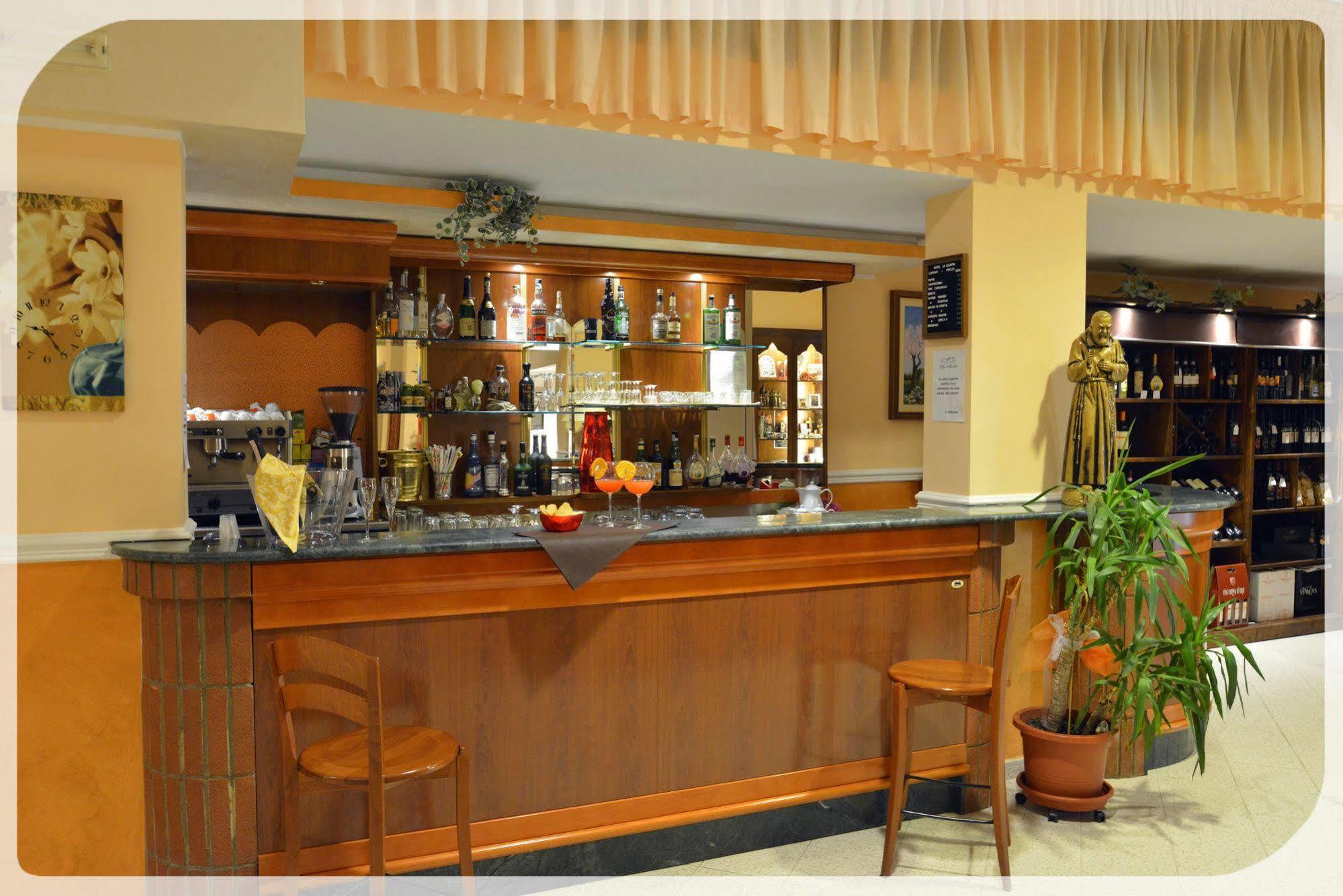 Hotel E Appartamenti La Solaria San Giovanni Rotondo Bagian luar foto